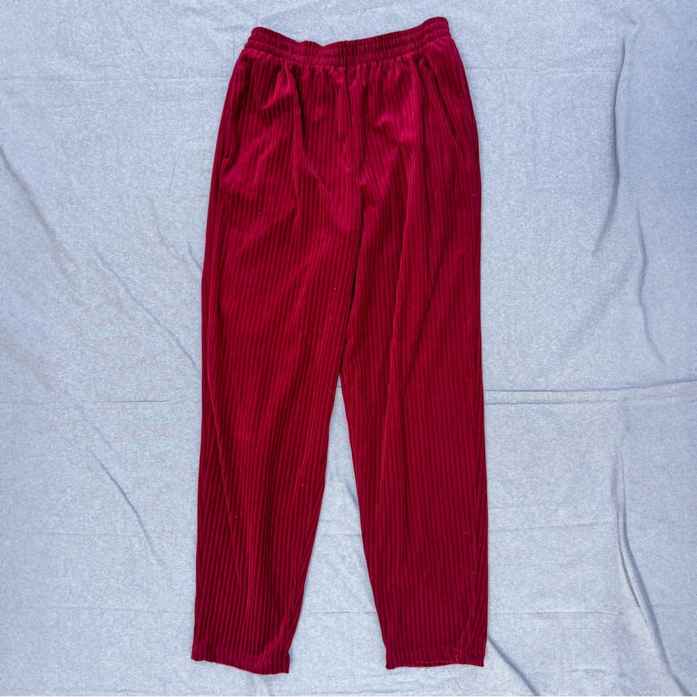 Vintage DVF Diane Von Furstenburg medium red pleated pant